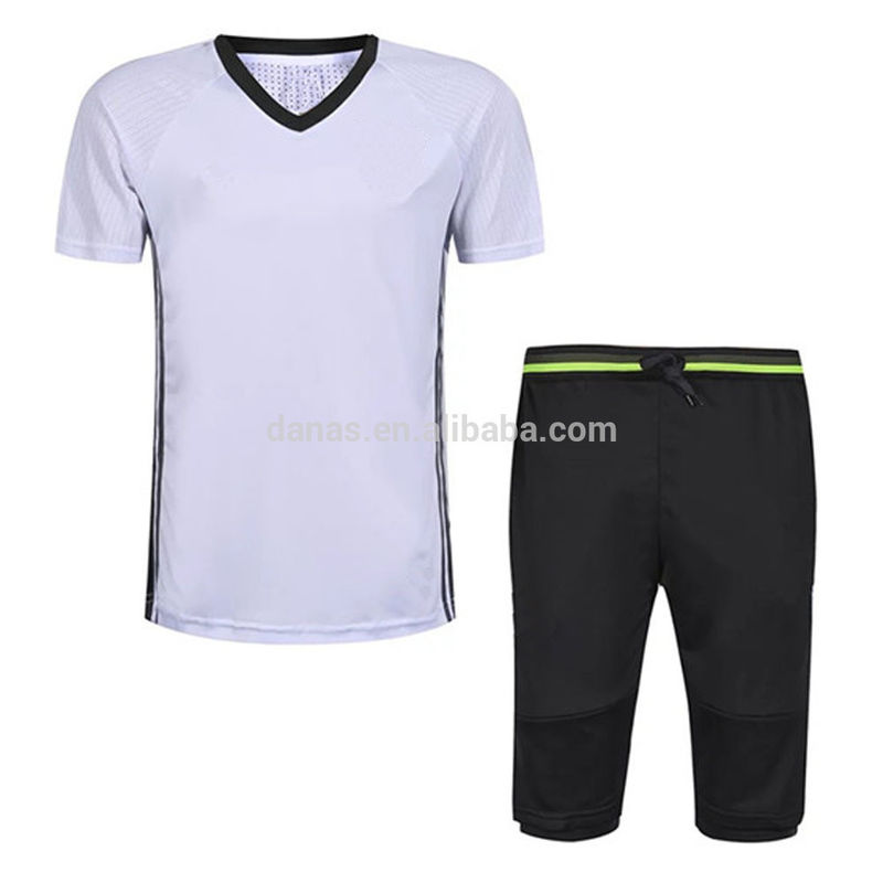 2017 New fashion custom design soccer jersey football training uniform